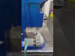 Vídeo de dobra manual do terminal da bateria